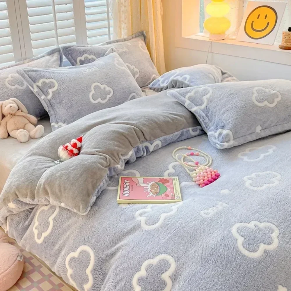 Cartoon Style Duvet Covers Warm Quilt Cover Velvet and Plush Bed Linen Housse De Couette Home Comforter Covers (No Pillowcase)