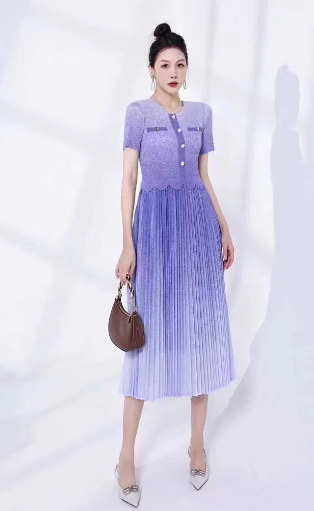 2024 Summer New Temperament Slimming Gradually Changing Color Short Sleeved Dress Miyake Women\'s Clothing High-end Pleated Skirt