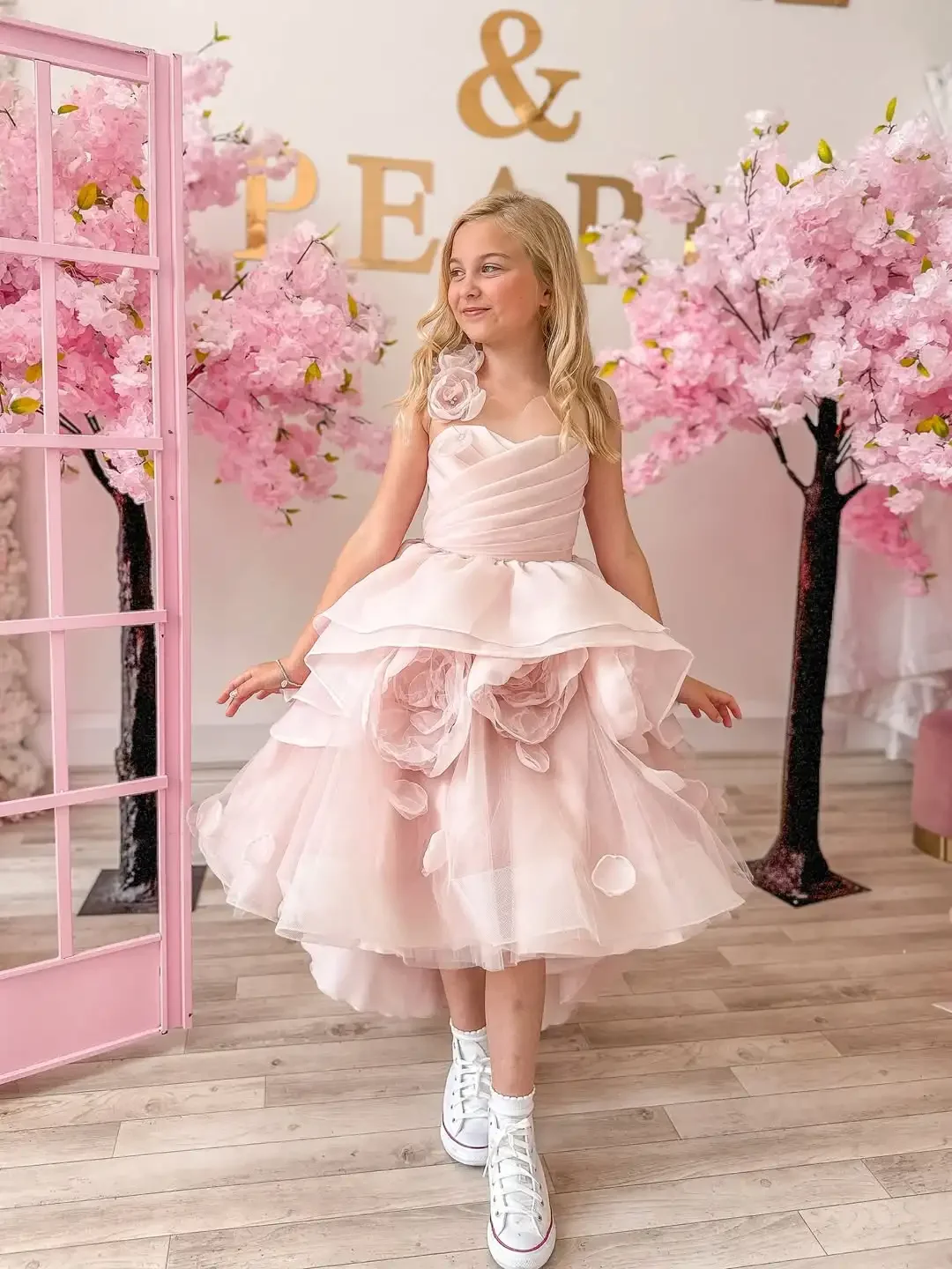 Custom Luxury Dress Flower Girl Wedding Gown Pageant Pink Strapless 3D Rose Layer Hi Lo Tulle Kid Luxe Bday Guest Formal Gow