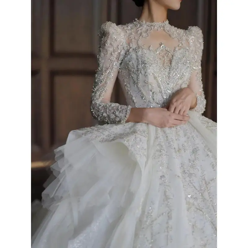 New Wedding Dress: Bridal High Quality Texture Fine Sparkling Diamond Princess Puff Skirt