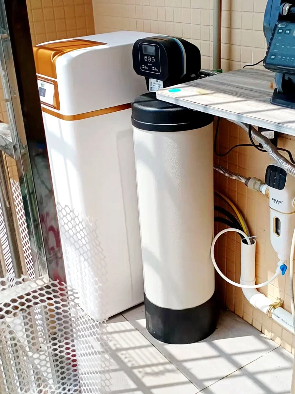 

Gold Seller Fully automatic customized central water softener household integrated whole house tap water filtration scale remove