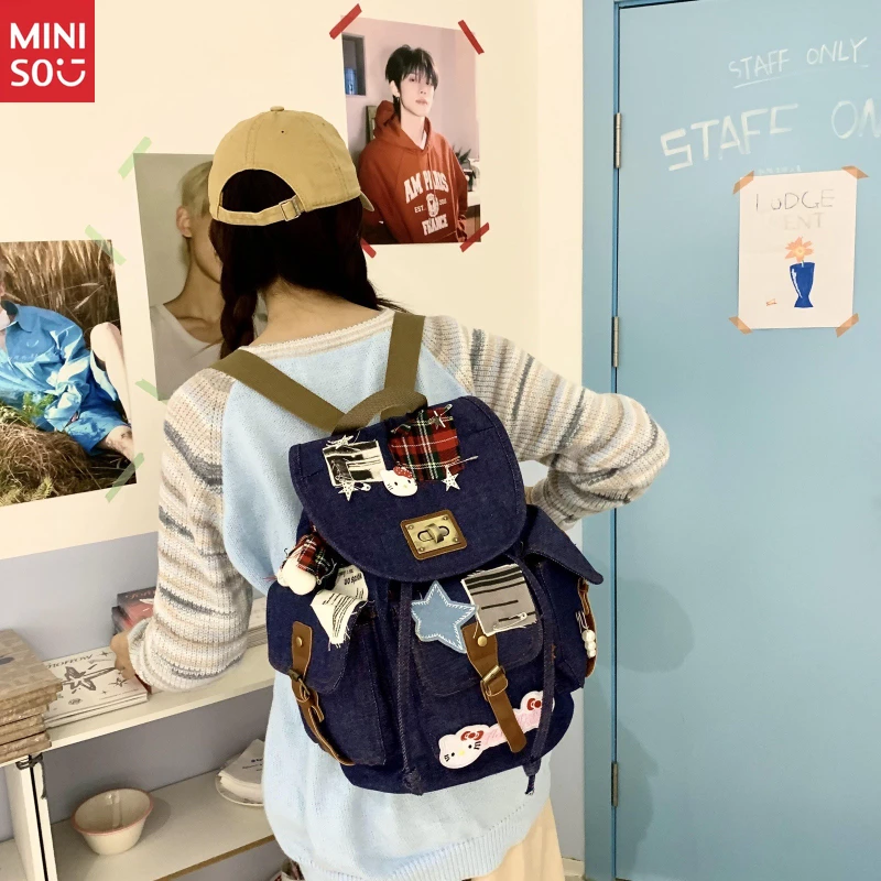 Miniso Nueva mochila Hello Kitty Bone, patchwork de mezclilla desgastado, mochila con bloques de color