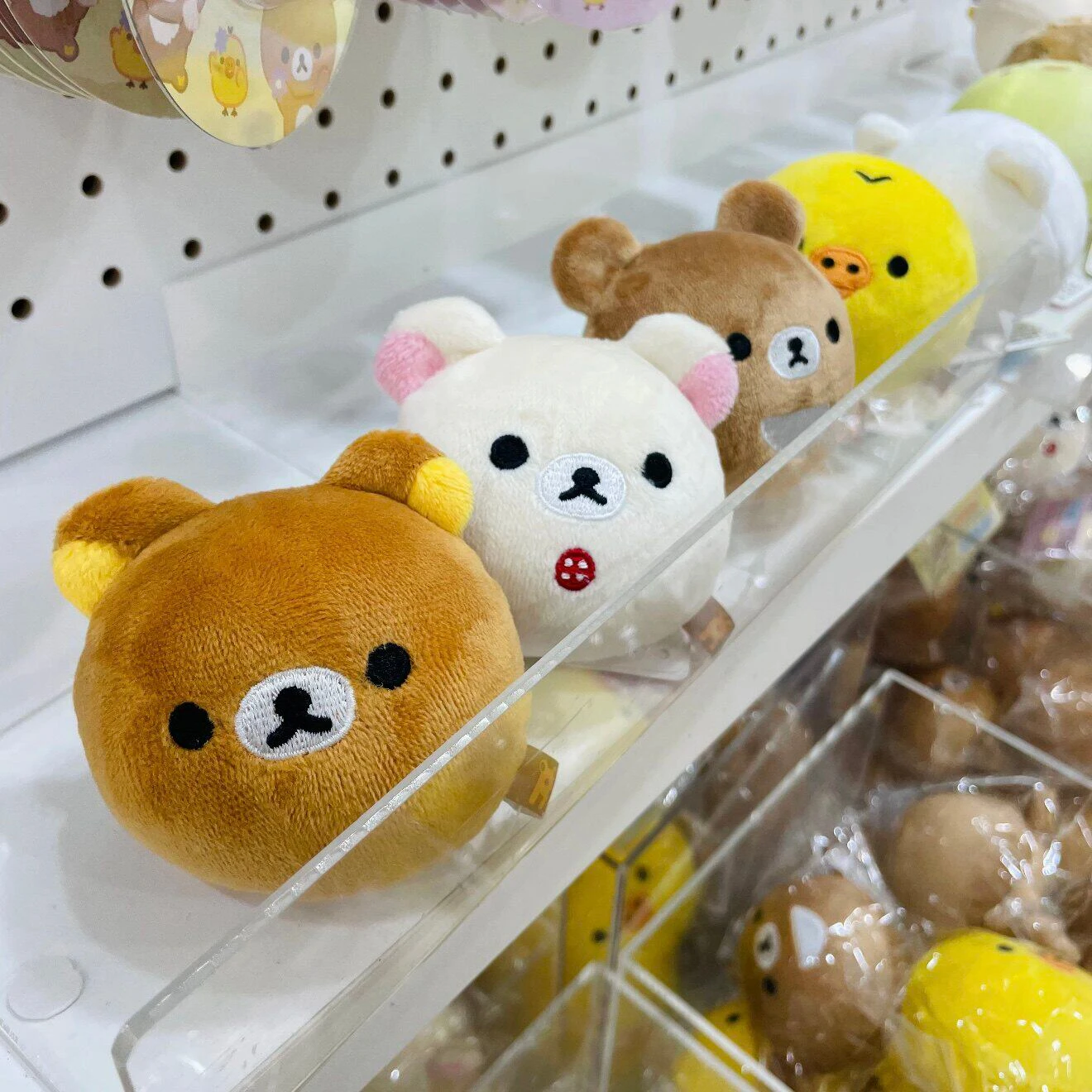 Offiziell lizenzierte Sanrio Rilakkuma Soft Squishy Mochi Plüschpuppe – Süßes japanisches Slow-Rising Squeeze-Spielzeug zur Stresslinderung