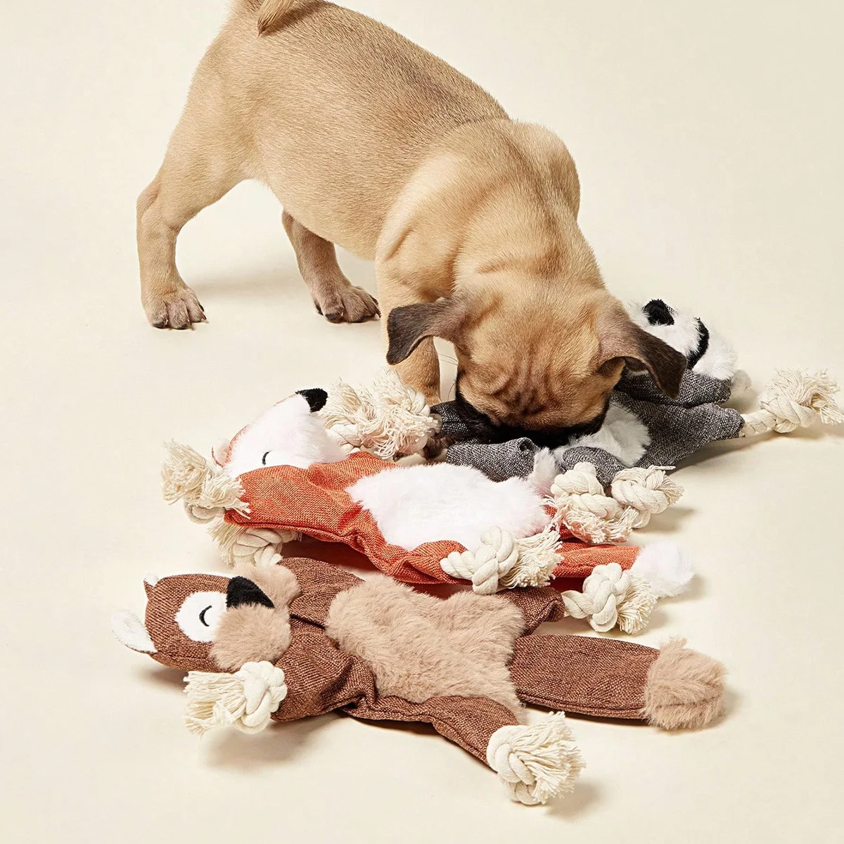 Niedliches Plüschtier in Tierform, interaktives Quietschspielzeug für Hunde zur Linderung von Langeweile, langlebiges Kauspielzeug zum Schleifen von Zähnen für Hunde und Katzen