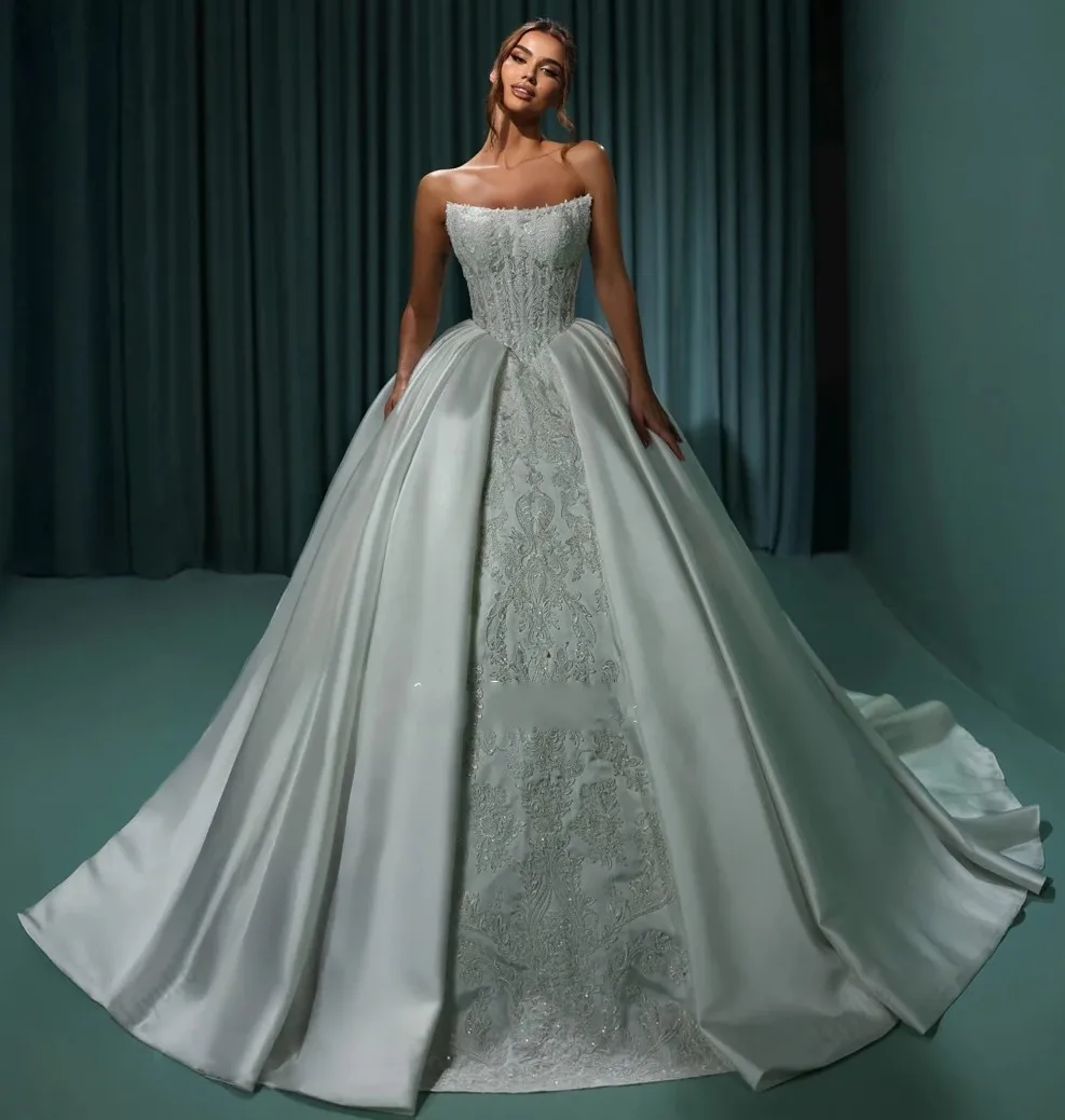 

2025 Vintage A Line Wedding Dress Strapless Beads Sequins Lace Up Satin Court Train Princes Bridal Bride Gowns Vestidos De Noiva