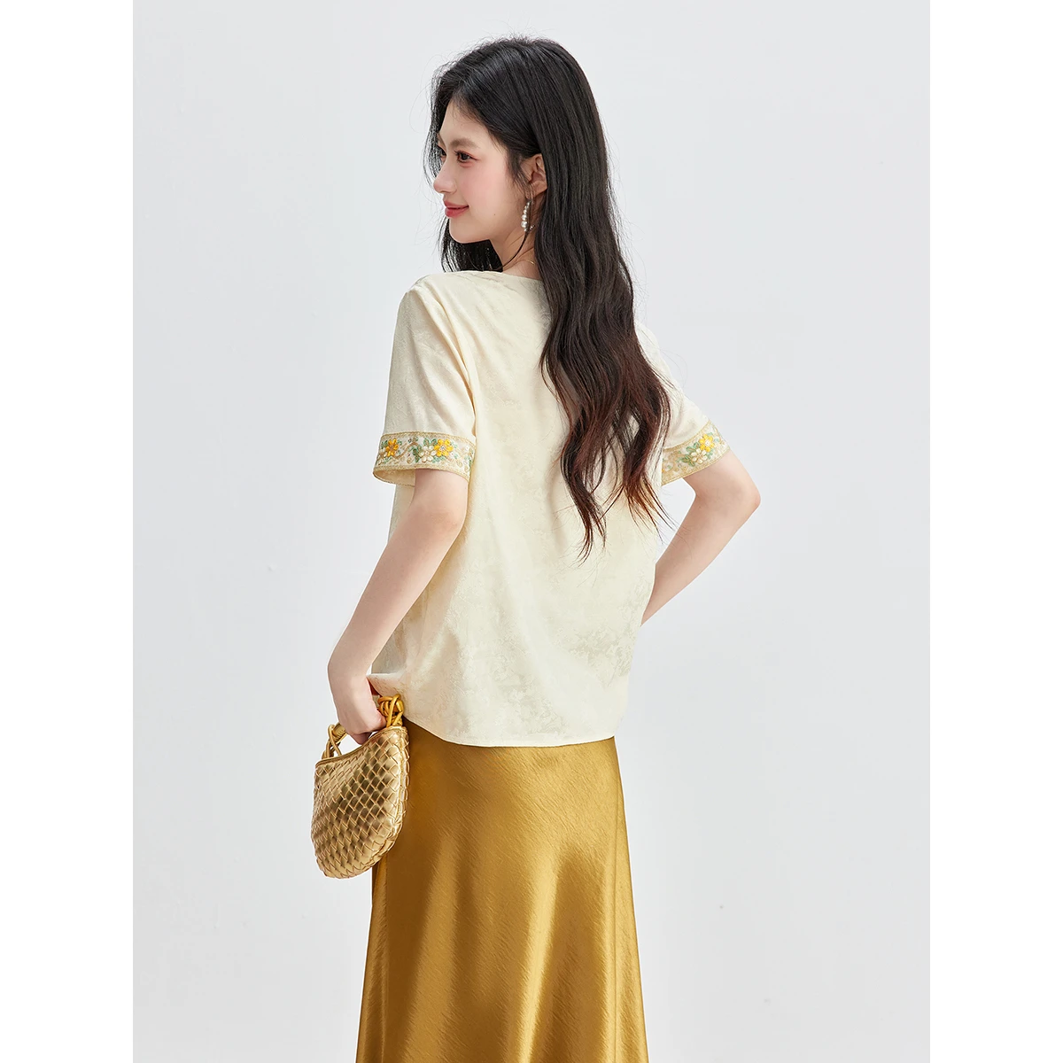 VIMLY Women New Chinese Style Blouse 2026 New Contrasting Color Pattern Jacquard Design Short Sleeve Shirt Summer Top A6612