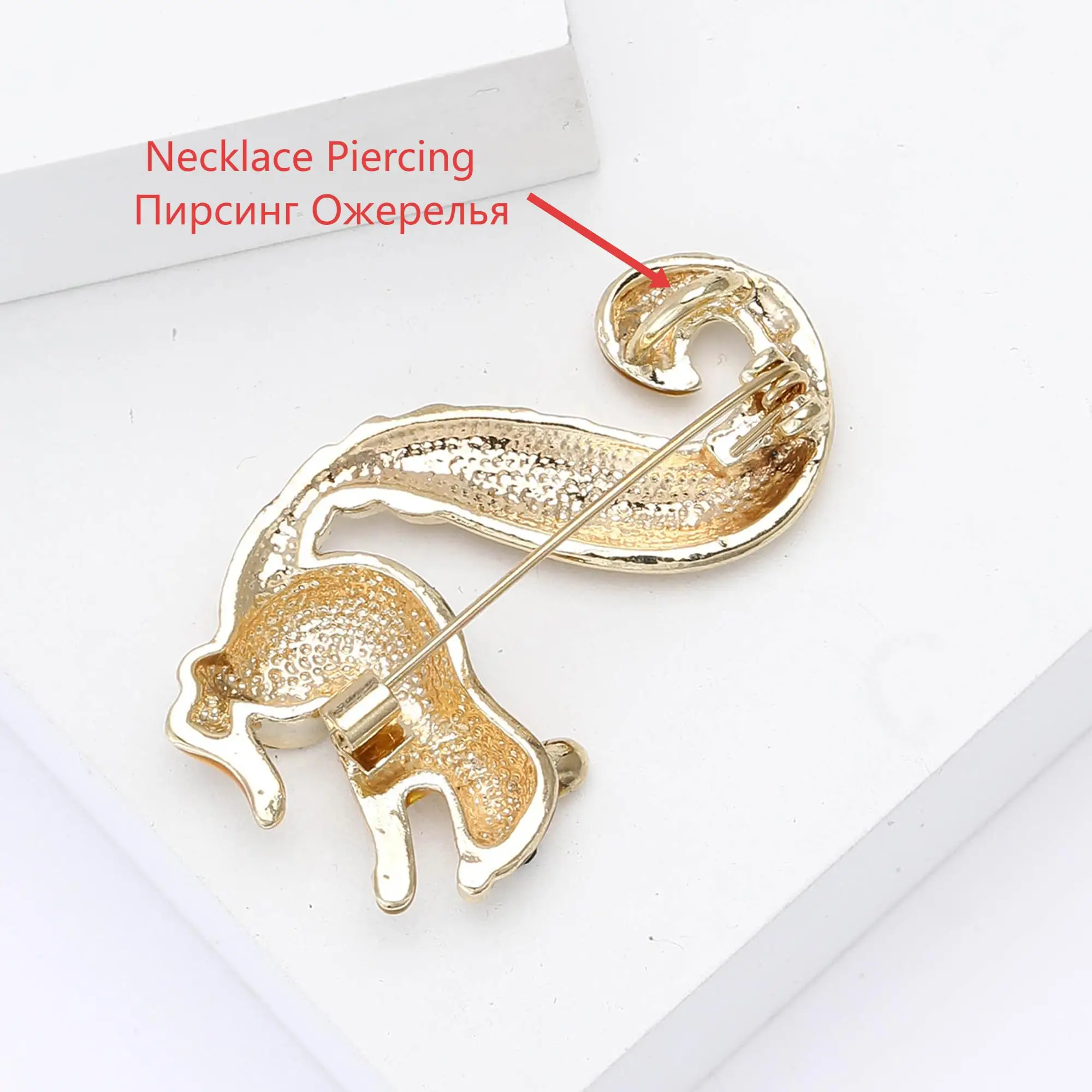 Beaut&Berry Classic Rhinestone Squirrel Brooches for Women Animal Pins Friends Party Gifts Jewellery Accessories