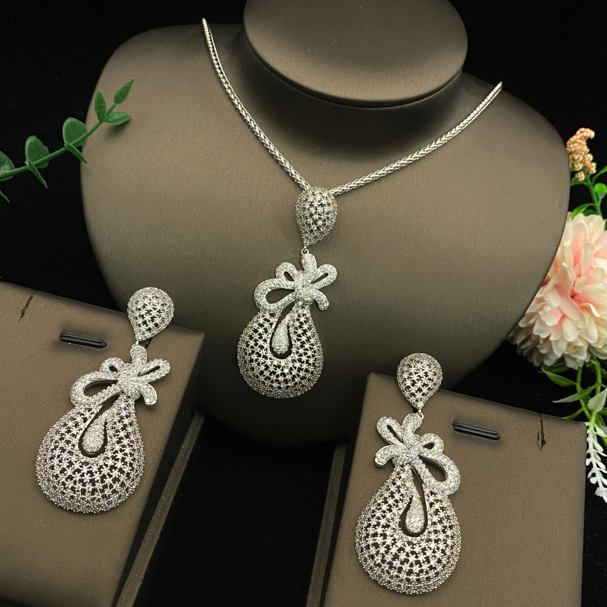 

JRH 2 шт., комплект серег с овальным бантом и ожерельем с цирконом, элегантные украшения для женщин, романтический подарок на День святого Валентина