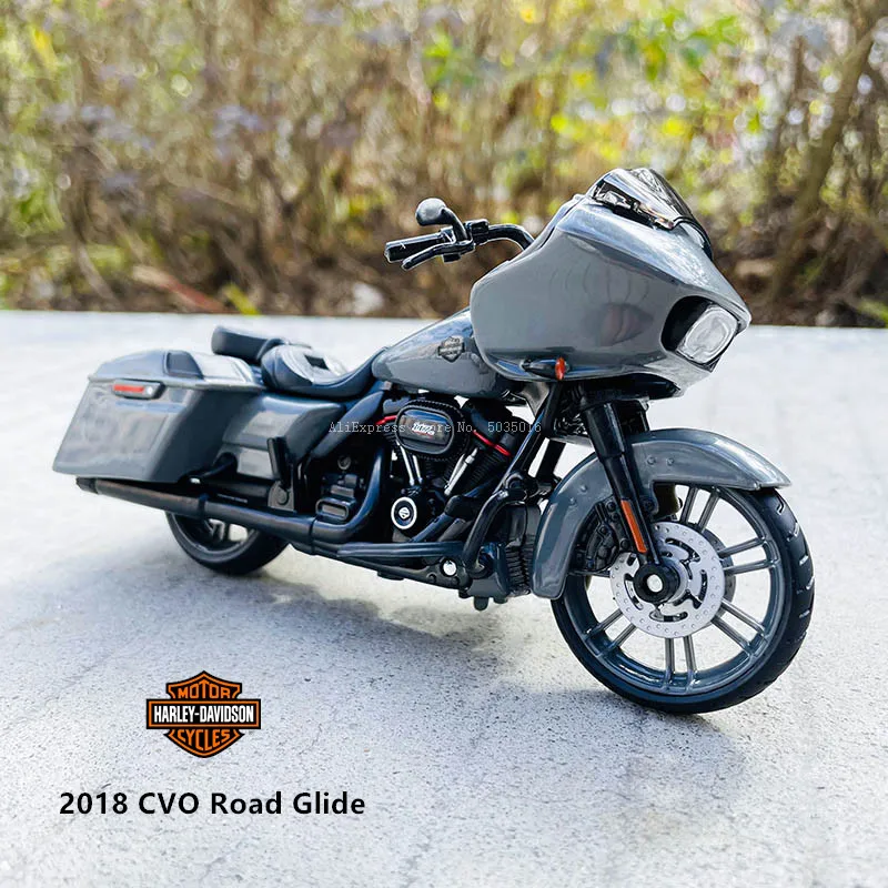 Maisto-motocicleta Harley Davidson 2018 CVO Road Glide, modelo de motocicleta de aleación gris, colección de coches de juguete, 1:18