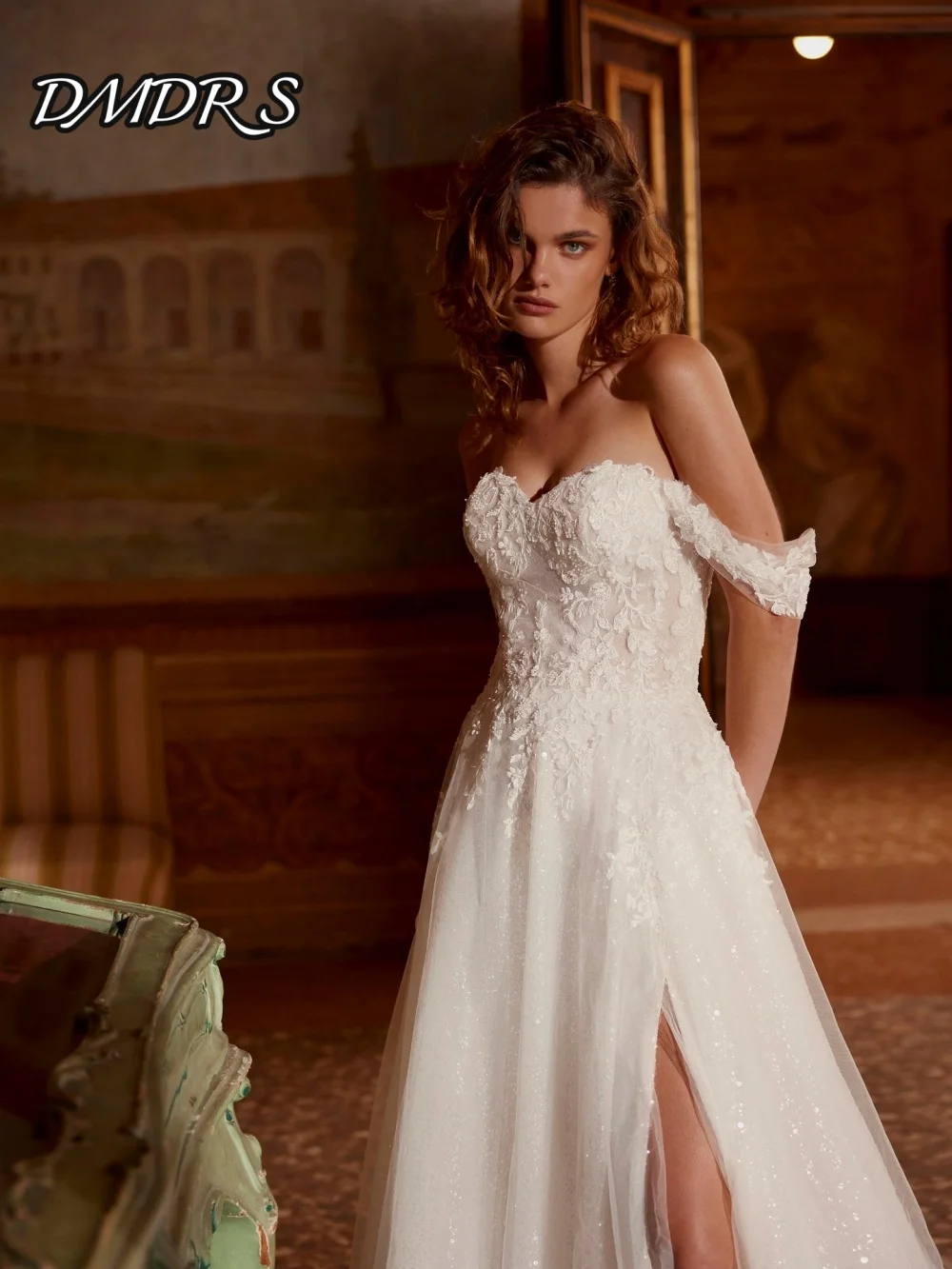 

Formal Off-Shoulder Wedding Dresses Romantic A-Line Bridal Gowns Elegant Appliqué Floor-Length Wedding Gowns Vestidos De Novia