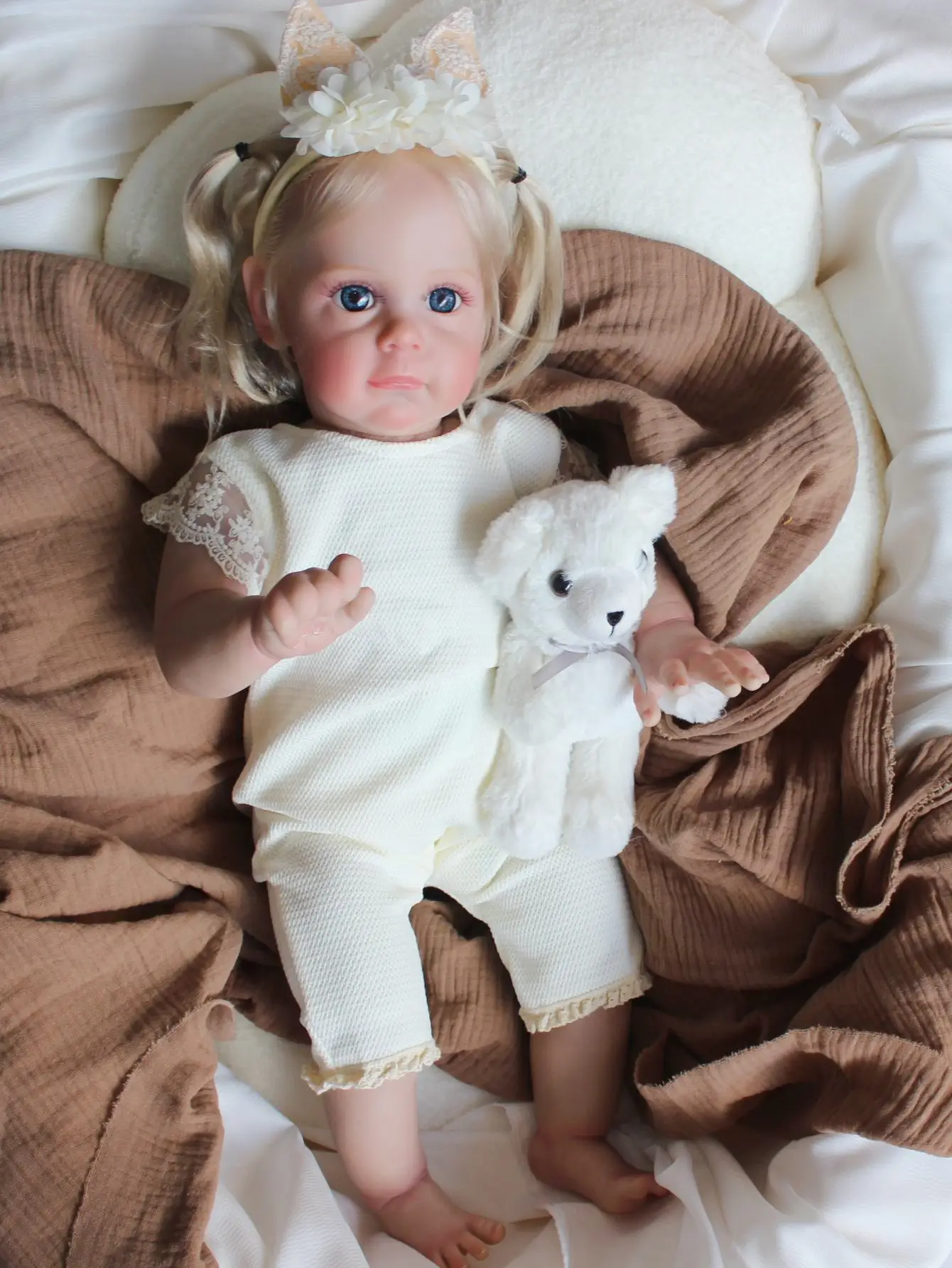 60 cm reborn doll soft cloth body/realistic doll/unisex/blue eyes/Christmas gift for girl