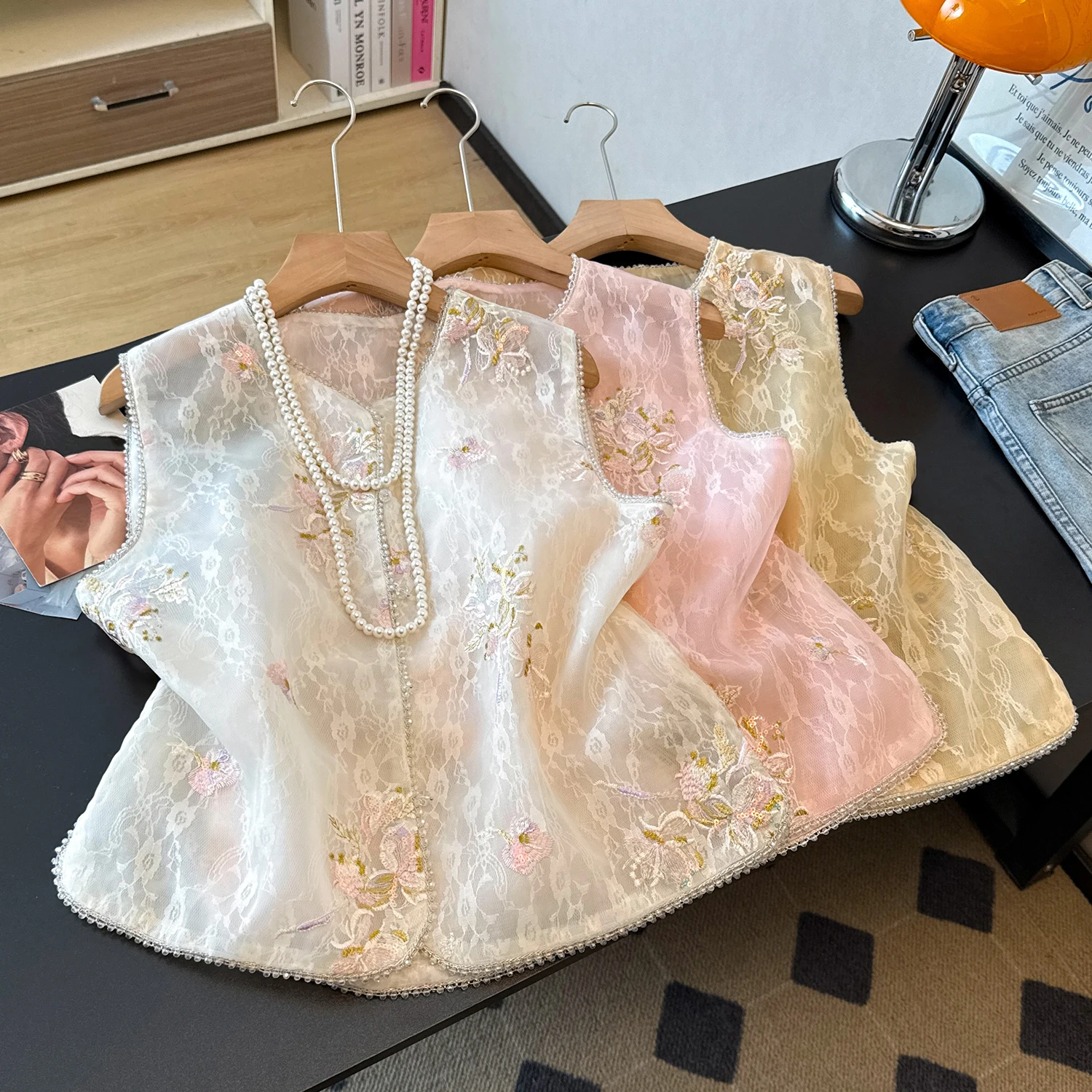 

New Chinese Style Embroidered Floral Backless Vest Women's Fashionable Light National Style High-End Feeling Top Vest