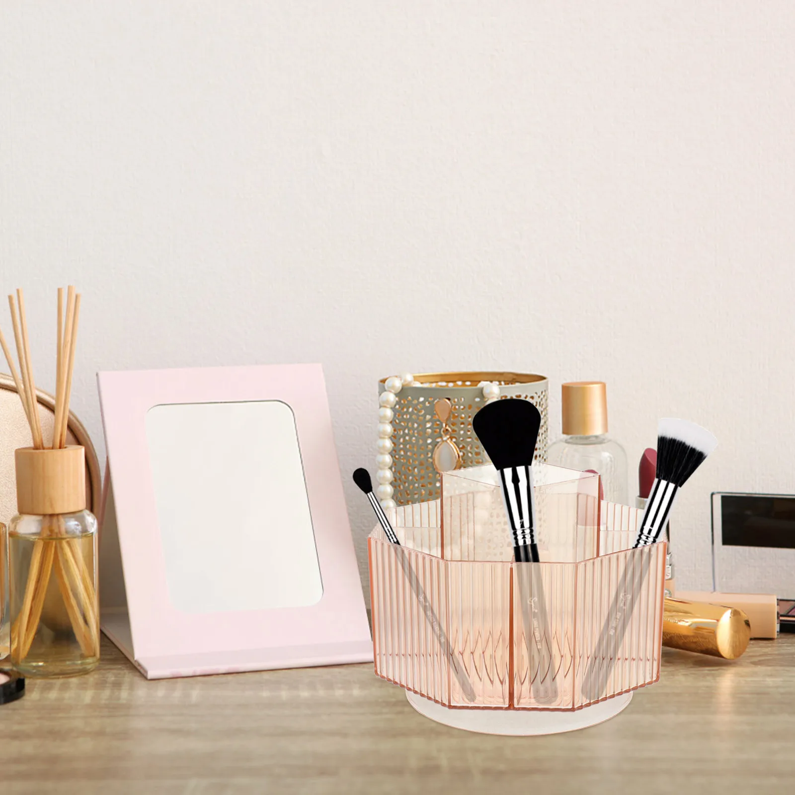 

Decorative Makeup Brush Organizer Rotatable Desktop Holder for Cosmetics Sturdy and Long-Lasting Makeup Brush Holder