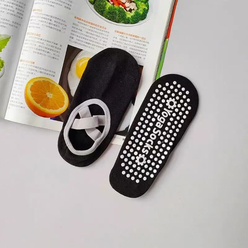 Women's Professional Yoga Socks Anti-Slip Pilates Indoor Exercise Socks Cross Straps for Spring And Summer Floor Workout