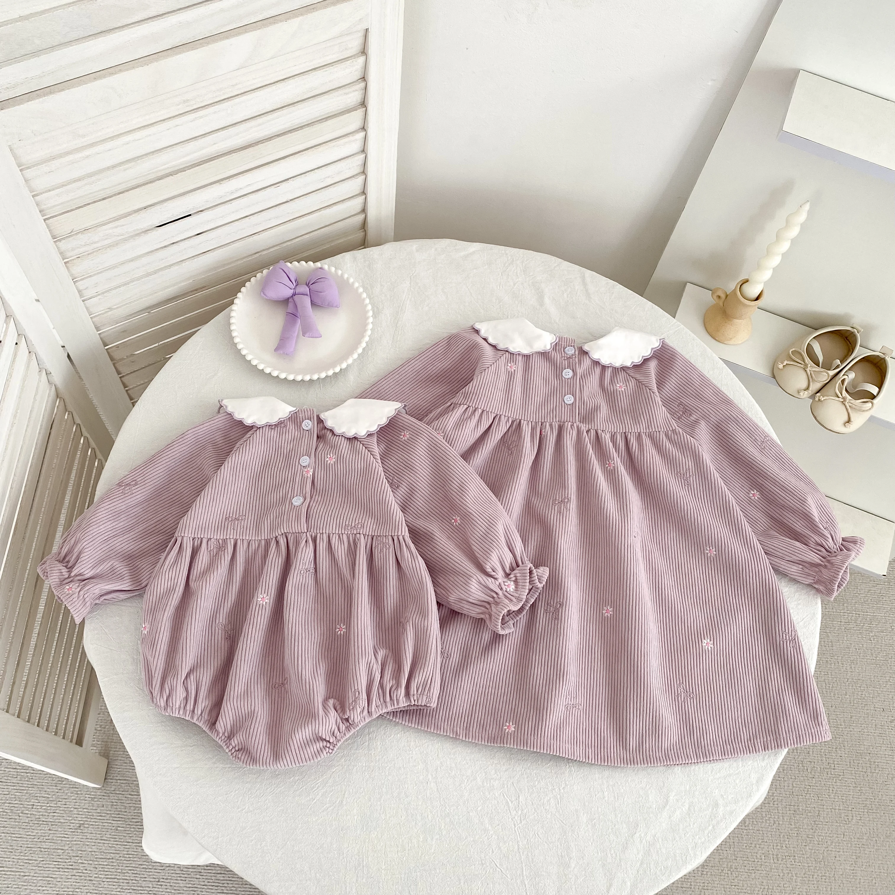 2026 Baby-Mädchen Cord-Strampler 0-24M Süßer Schleifenkragen mit Stickerei Langarm-Body für Kleinkinder Mädchen Frühling Winter Jumpsuit – Detail 19