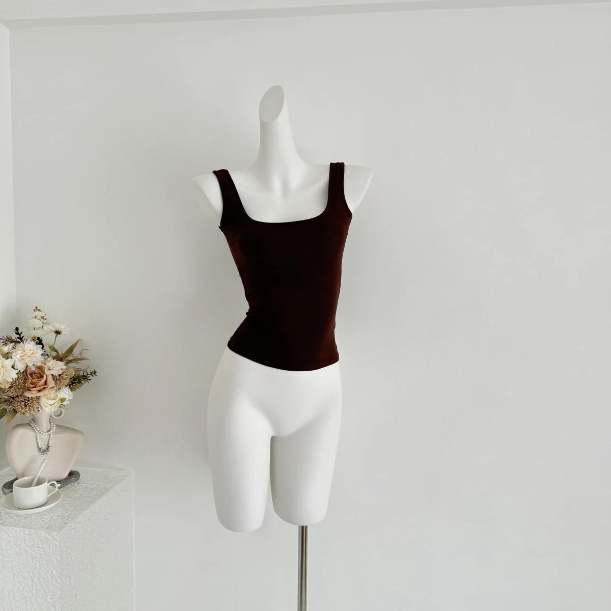 

Slim Fit Collared Vest with Chest Pad Versatile round Square Collar Design for Comfort And Style