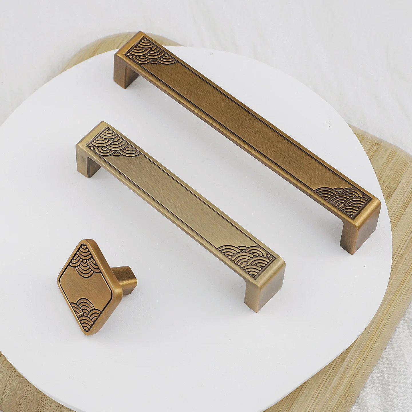 ZIMIR antique wave pattern furniture handle, suitable for rooms, wardrobes, drawers, kitchen cabinets, zinc alloy materials