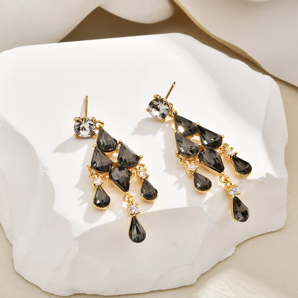 

Elegant Zircon Tassel Earrings Retro Luxury Women Versatile Ear Jewelry