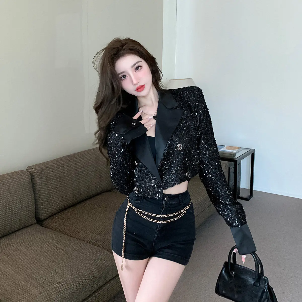 

Осенняя черная милая куртка в корейском стиле, кардиган с тяжелыми пайетками, короткое пальто с длинными рукавами для женщин, модный шикарный топ в стиле хип-хоп