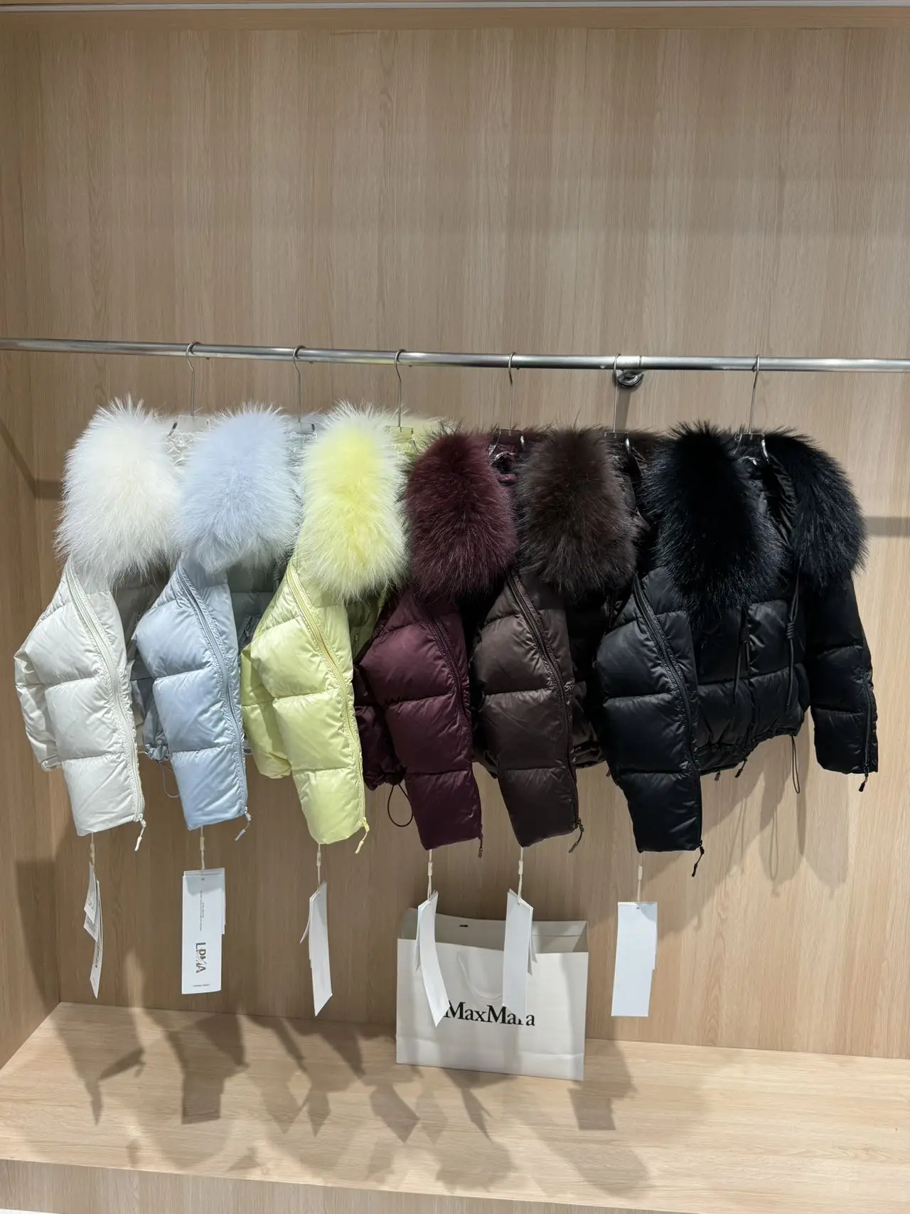 CX 2025 جديد سترة منفوخة الشتاء قصيرة انفصال طوق فو الفراء طوق سترة المرأة سميكة الأبيض بطة أسفل معطف الإناث