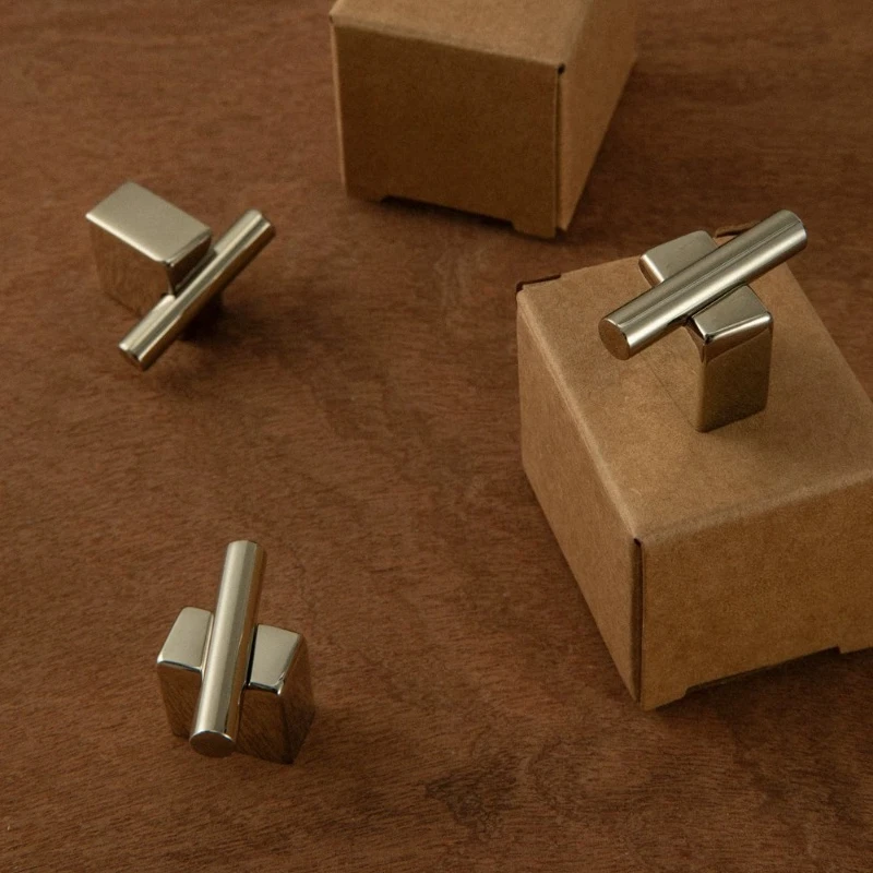 High-end Titanium Silver Cabinet Handles Knobs Minimalist Solid Brass Furniture Handles Wardrobe Kitchen Cupboard Kitchen Pulls