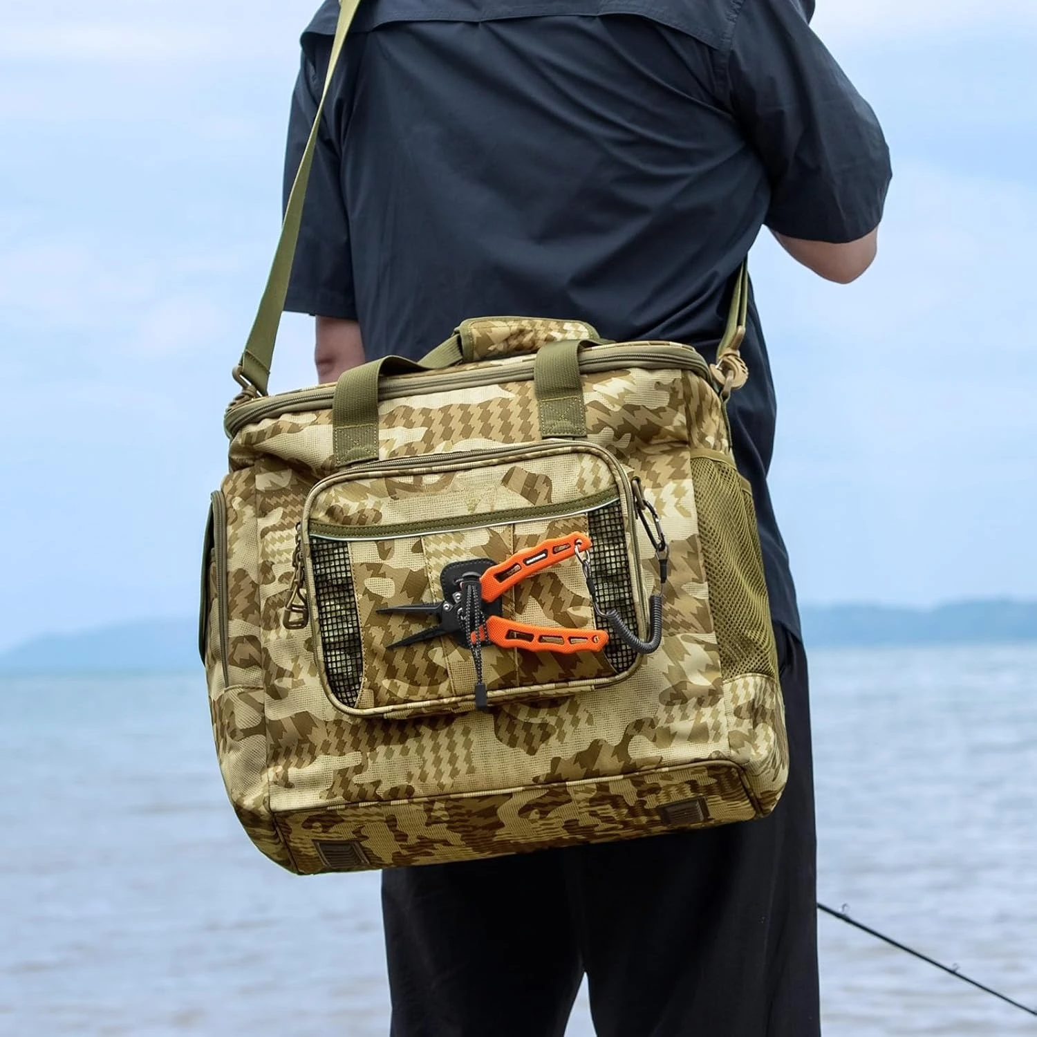 

Сумка для рыболовных снастей с 4 коробками для снастей и съемной папкой для приманок, водонепроницаемое хранилище снастей, прочные рыболовные снасти