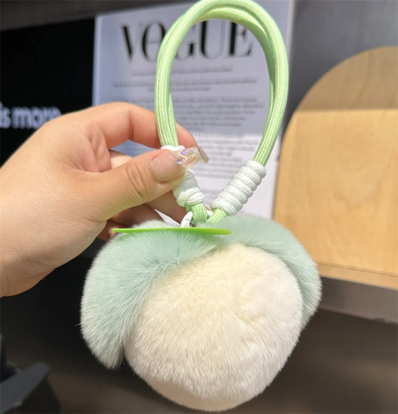 

Natural Rex Rabbit Fur Keychain Furry Bag Charms 2025 Plush Keychain Car Keychains For Women Big Peach Keyring Rabbit Fur