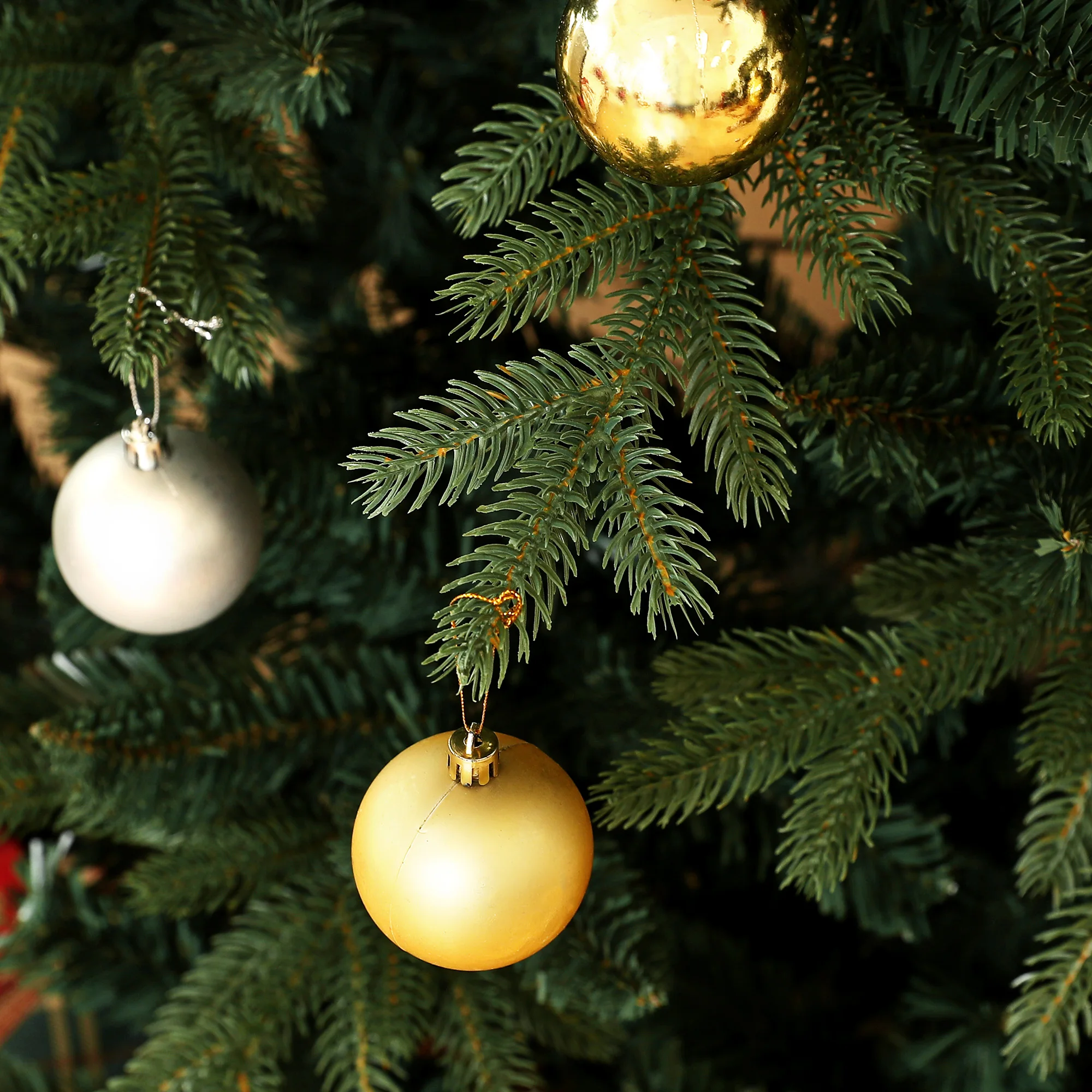 شجرة عيد الميلاد الاصطناعية بطول 7 أقدام من هومكوم مع 3116 فروع