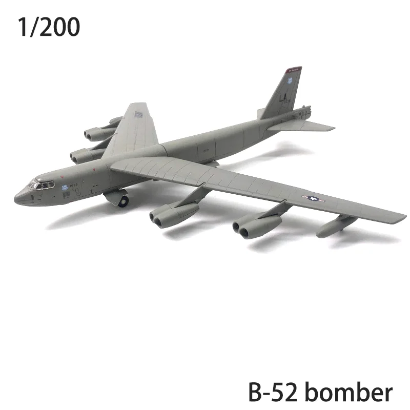 

1: 200 American B-52 Strategic Bomber Simulation Alloy Aircraft Model Finished Metal Model Ornament Display Collection Gift
