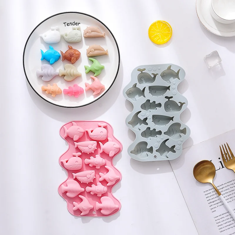 12 Hole Marine Fish Silicone Chocolate Mold Mix Animal Candy Biscuit Jelly Ice Cube Mould Cake Decor Soap Candle Baking Set Gift