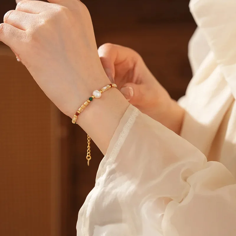 

Retro Exquisite Shell Pearl Bracelets for Women Fashion Luxury Gift Ornament