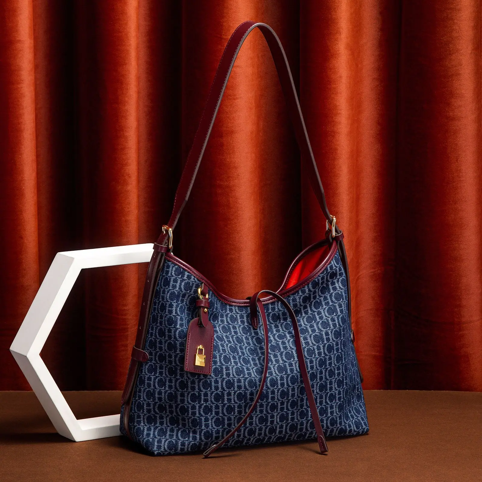 

Original Designer Canvas Shoulder Bag 2025 New Collection Niche Luxury Tote Bag Women's Handbag