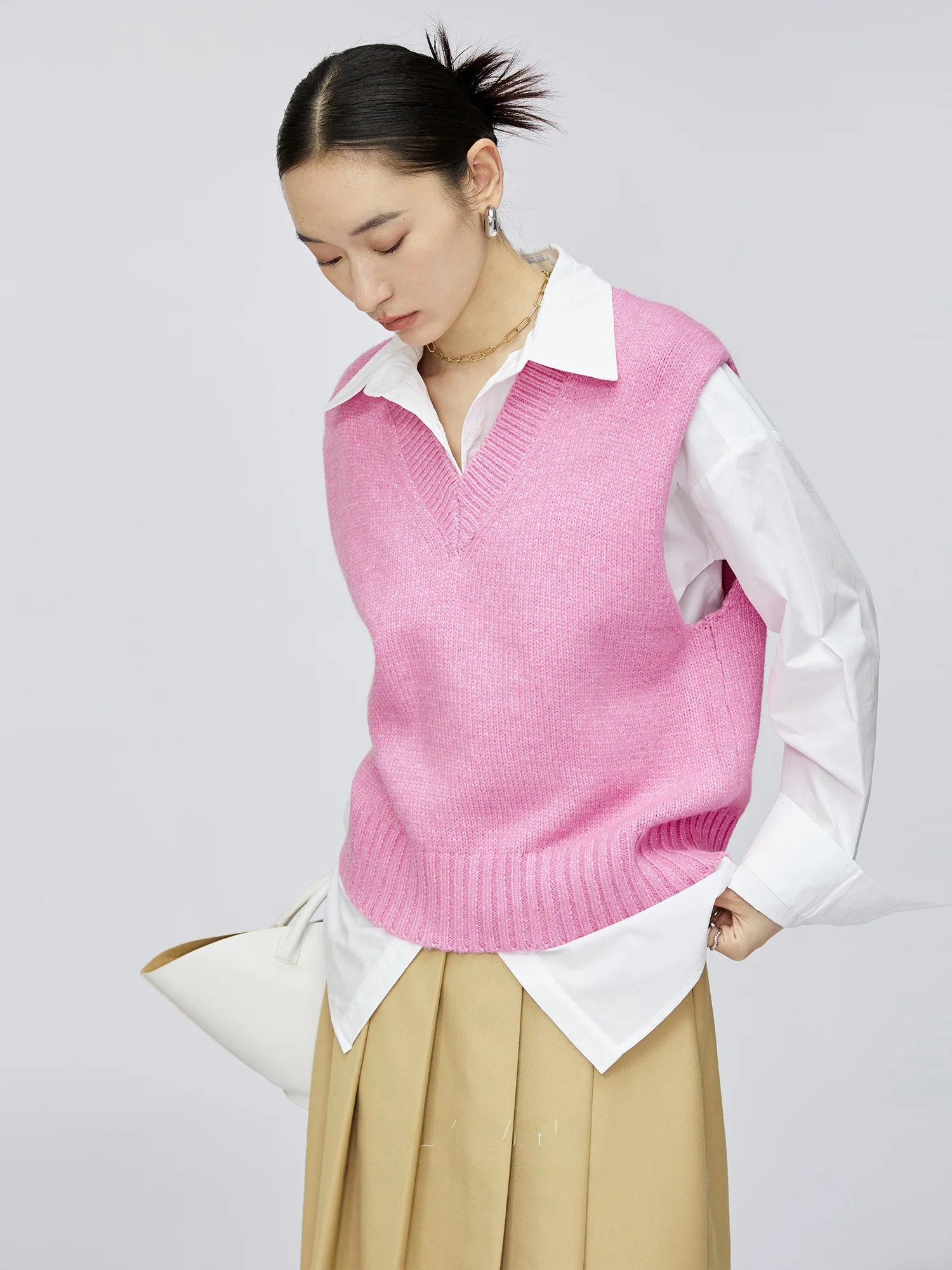 

Sli Woolen Knitted Loose Fit Sweater Vest Faionable Korean Sle V-Ne Svel Regular Length Commute Wind