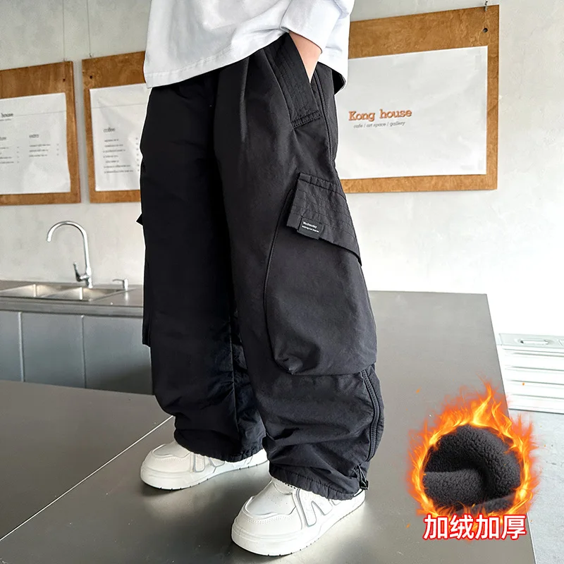 

2025 New Boy's Overalls Multi-Pocket American Hiphop Pants Kid Ins High Street AW Fleece Thick Warm Bunched Foot Assault Pants