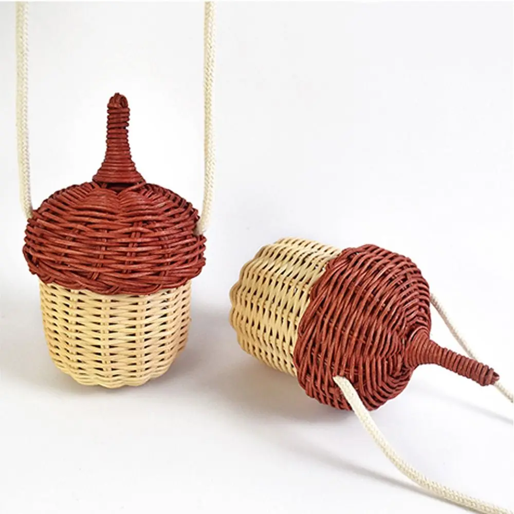 صور الدعائم المنسوجة كوز الصنوبر حقيبة يد كروس خمر كوز الصنوبر الصغير الروطان حقيبة يد للأطفال الصغار