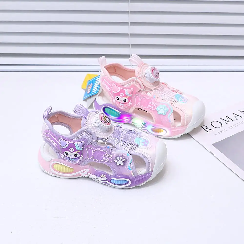 

Детские сандалии с героями мультфильмов Sanrio Kuromi, новые спортивные сандалии со светодиодной завязанной головой для девочек, летняя студенческая детская пляжная обувь для отдыха, От 2 до 10 лет