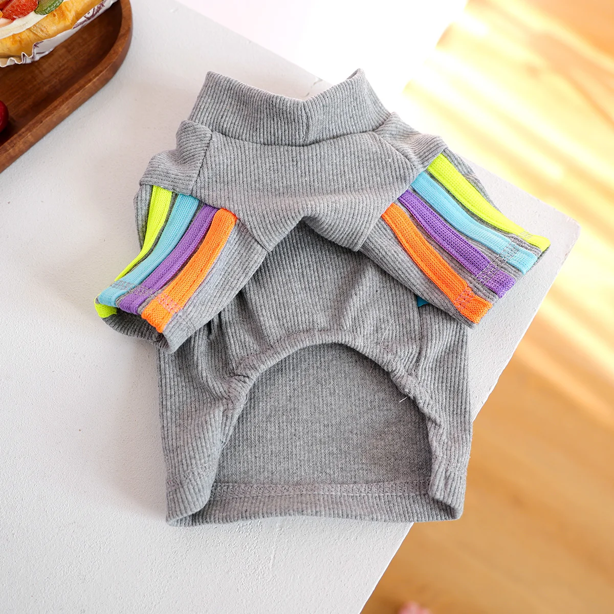 قطعة واحدة من ملابس الحيوانات الأليفة للقطط والكلاب، أكمام مخططة ملونة مريحة للفصول الأربعة، سترة قميص سفلية مع مشبك جر