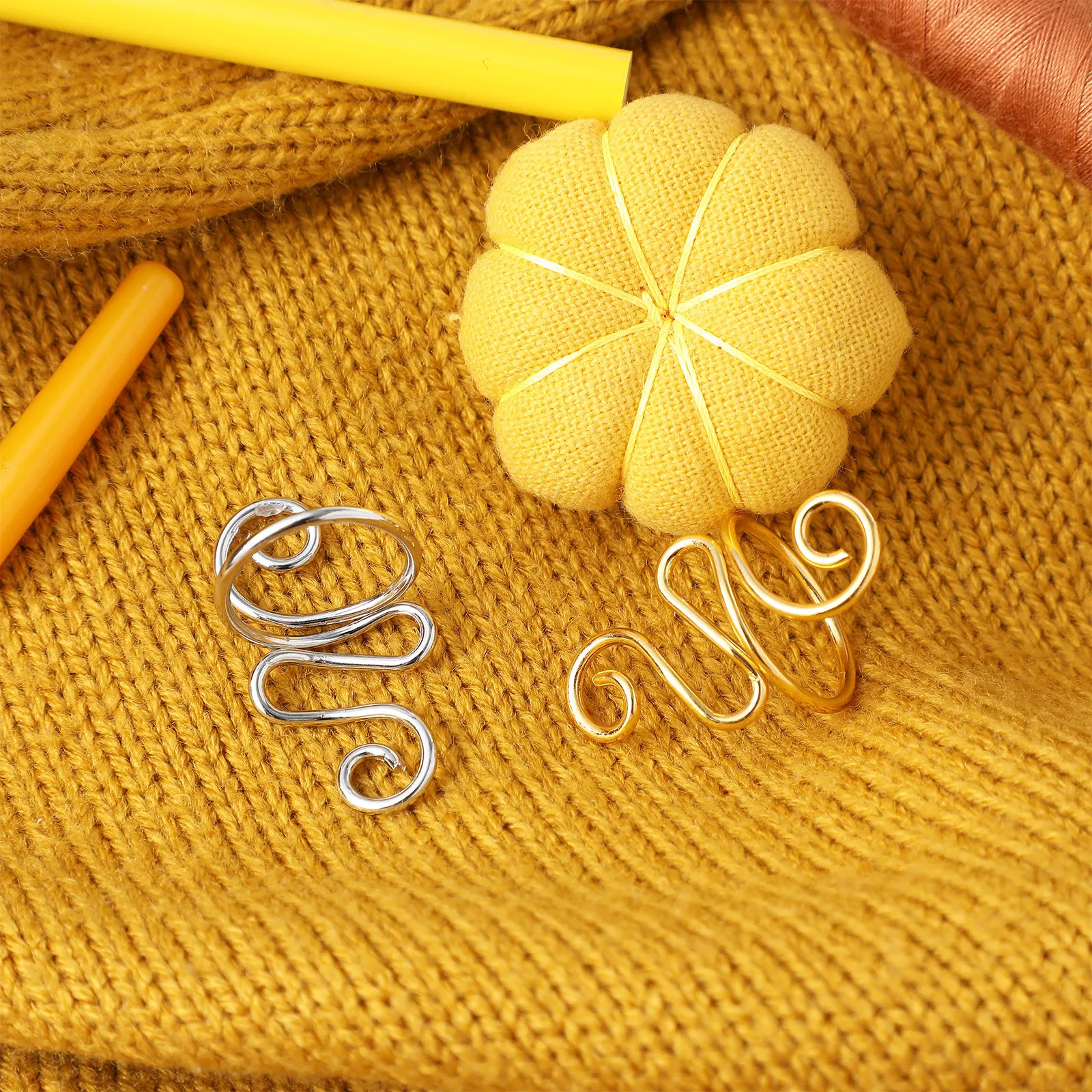 2Pcs Premium Crochet Rings Metal Construction Smooth Surface Adjustable Fit for Beginners Professionals Yarn Tension Ring