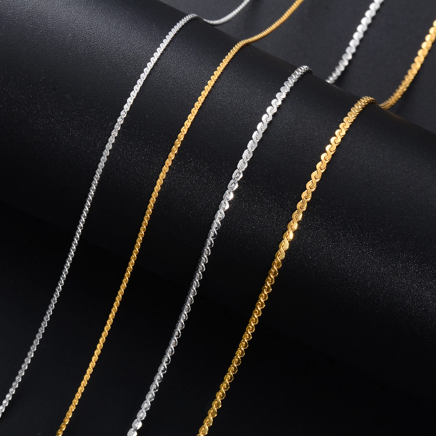 Yadreva S-förmige Halskette, Dünne Edelstahlkette, Schlüsselbein-Schmuckzubehör, Einfache Gliederkette in Gold-/Silberfarbe – Detail 3
