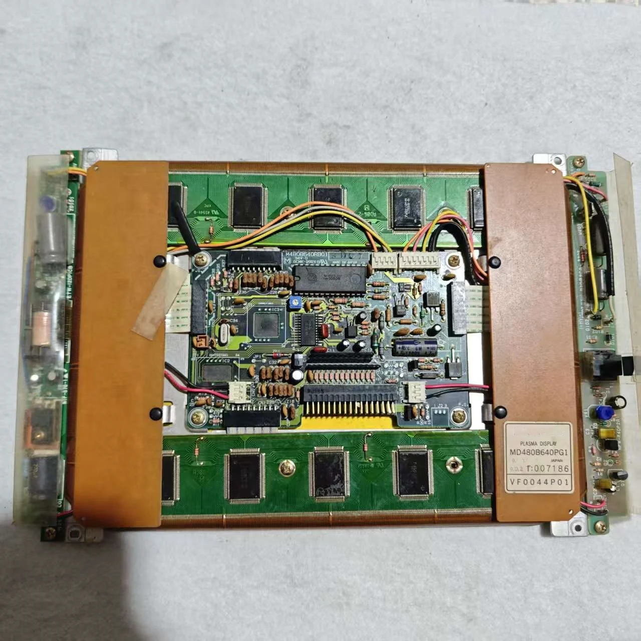 MD480B640PG1 Original 9.8-inch 640 (RGB)×480 Industrial Monochrome Plasma PDP Display in Stock