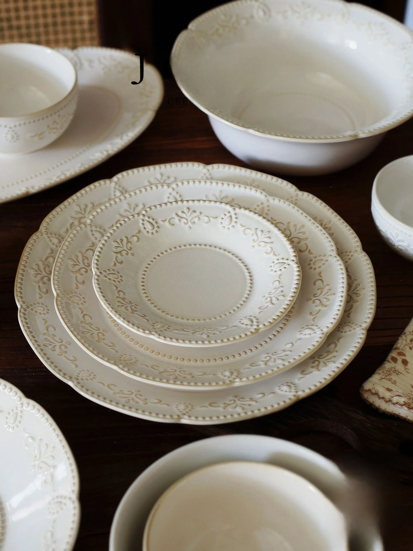 

Jojos L PD Skirts Retro mat Sle Relief Cerc Dinnerware High-End Feeling Salad Plate Nordic Sle Pure Color Cake