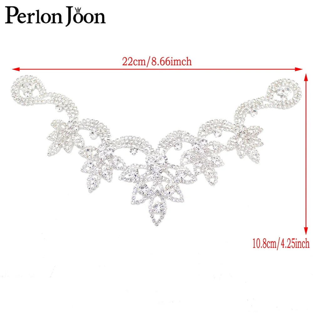 6.5*4.7 in Five Leaf Crystal Neckline Sew-on Rhinestone Adornment for Wedding Dress Skirt Flashing Clothing Accessories YL013