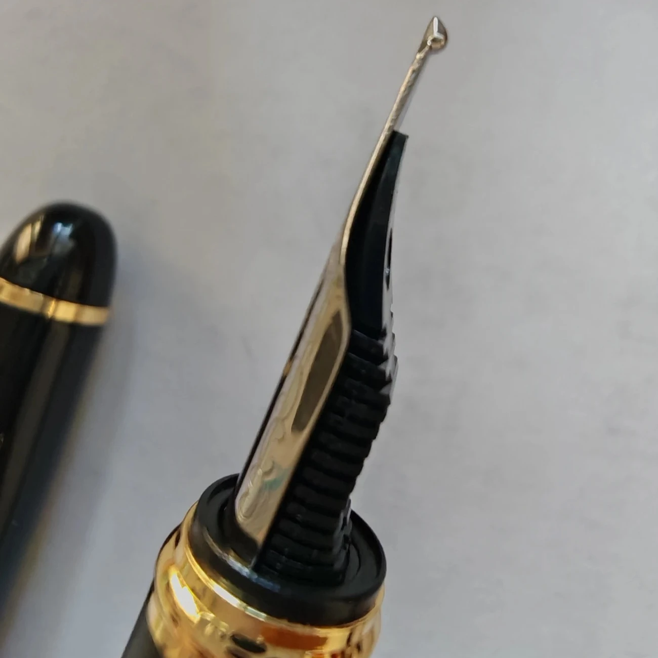 

2026 Jinhao Black Resin Fountain Pen Long Knife F Nib 0.5mm Back To School Ink Pens Art Supplies