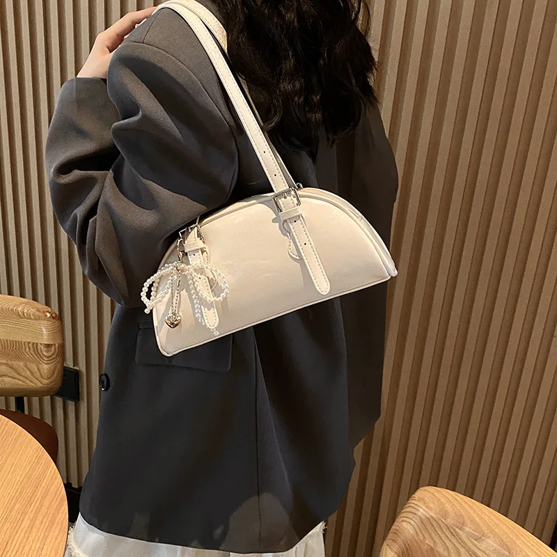 Women's One Shoulder Underarm Bag Handheld Shell Bag 2024 New Fashionable High End Versatile Exquisite Urban Commuter