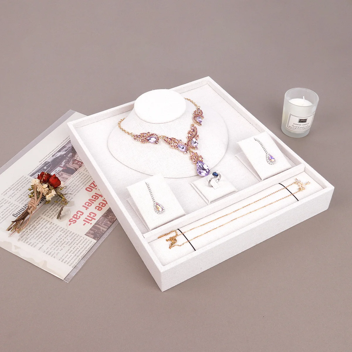

Women Jewelry Packaging Linen Gift Box Elegant Necklace Earrings Bracelet Ring Kit Display Tray Case for Stores Exhibition