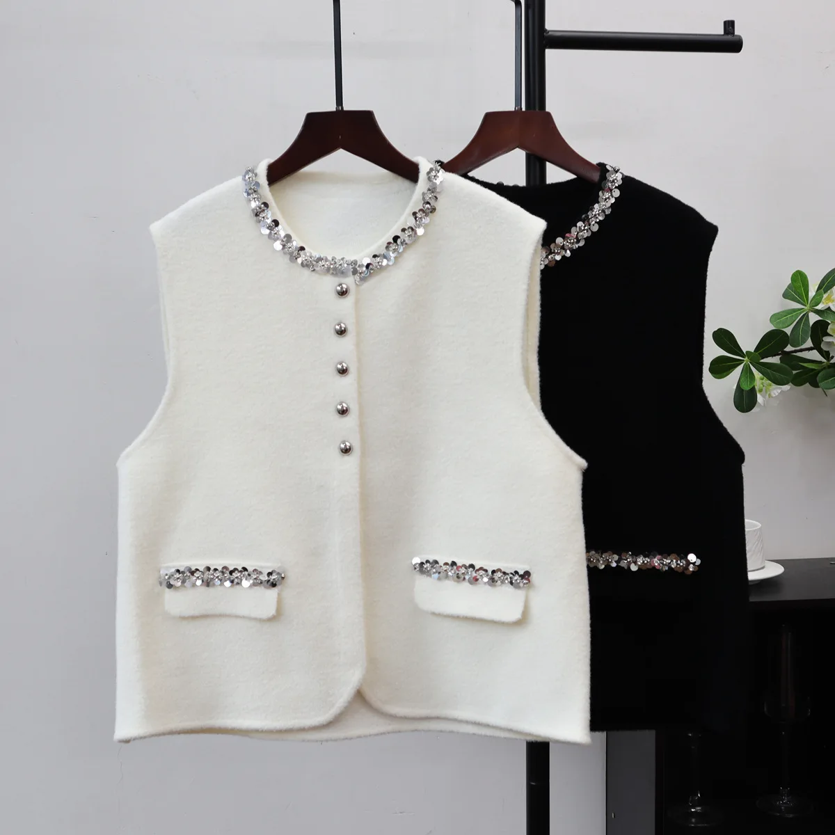 

Sequins Knitted Vests Coats Women Wool Jackets Round Neck Pocket Sleeveless Single Breasted Loose Casual Office Lady 2025 Autumn