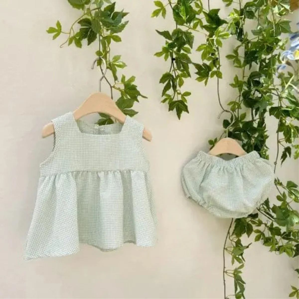2026 Summer New Baby Sleeveless Clothes Set Infant Girls Cute Plaid Vest Tops + Pp Shorts 2pcs Suit Toddler Cotton Outfits
