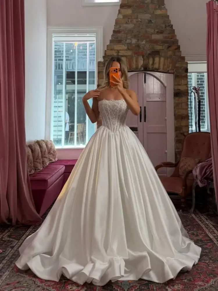 Customization 2026 Modern Satin Princess Wedding Dress Lace Decal Strapless Bridal Dress A-line Ball Dress vestidos de novia