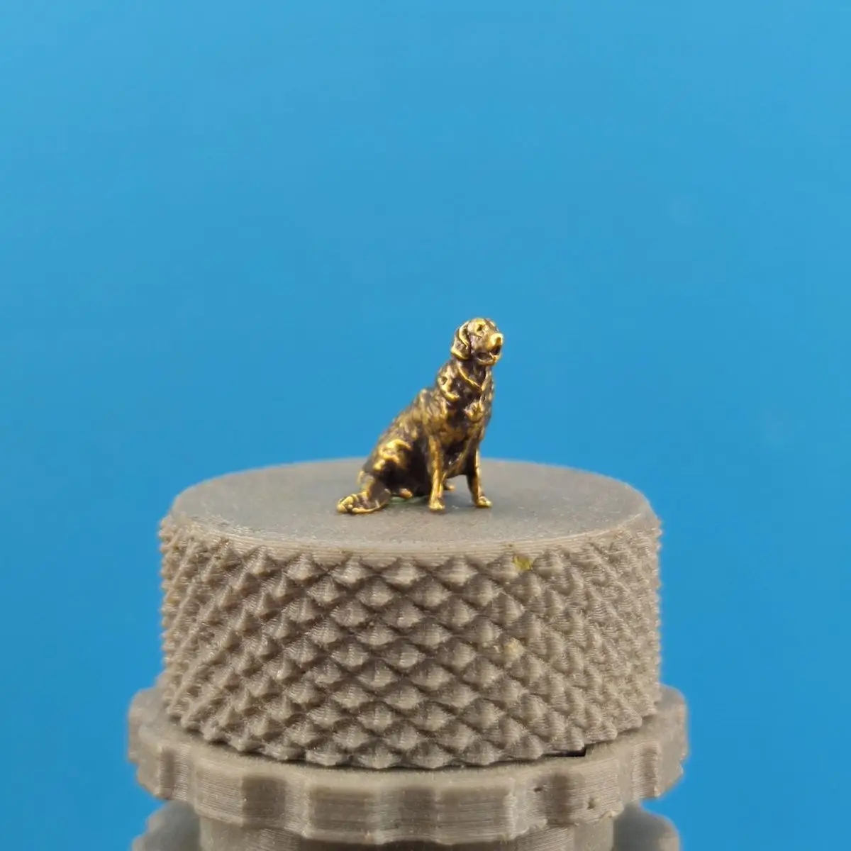 Brass Golden Retriever Model Simulated Pet Dog Peripheral Animal Chao Play Scene Display Ornament Car DecorativeHandheld Figure