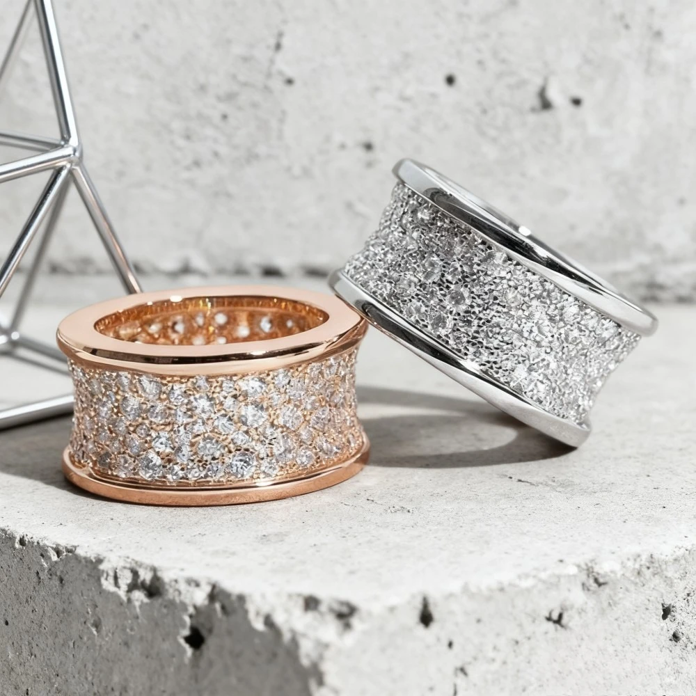 

2025 trendy accessories Anello in di alta, edizione ampia, con diamanti pieni, piccola vita, gioielli di lusso femminili